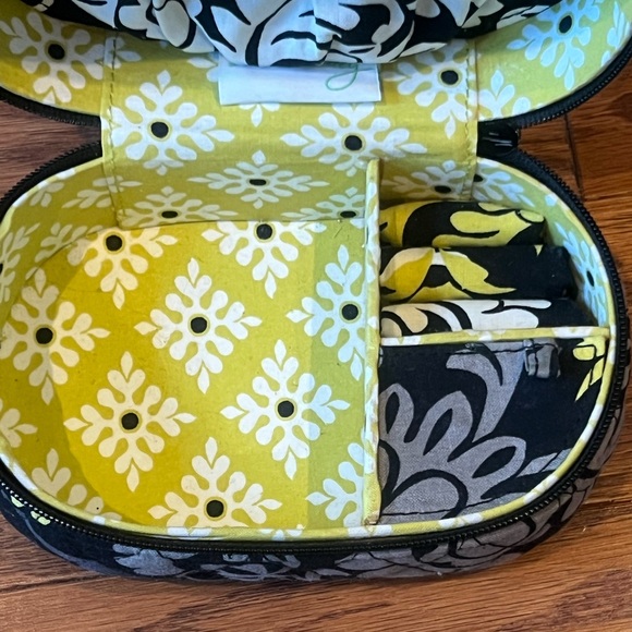 Vera Bradley Jewelry Case - Picture 3 of 4